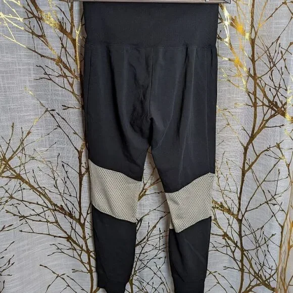 nike high waisted leggings  - Picture 5 of 5